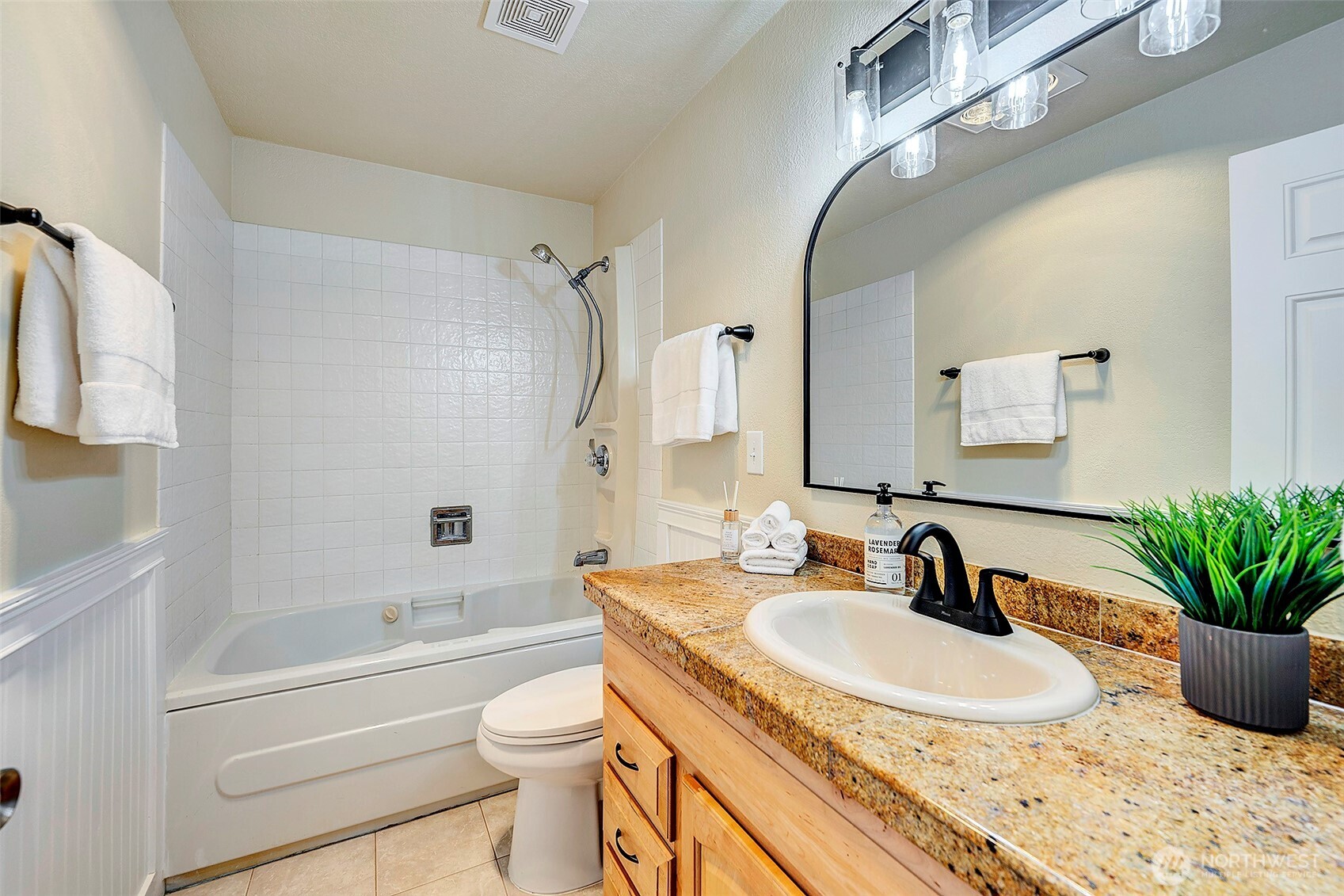 13820 Northeast 65th Street, Unit 534 Redmond, WA 98052 - Photo 7 of 39