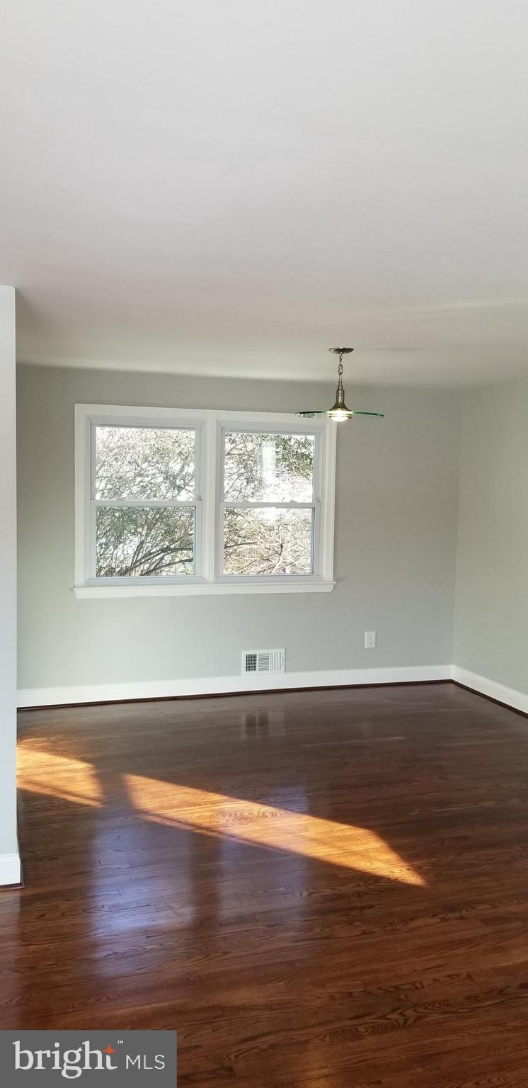 10903 Inwood Avenue Silver Spring, MD 20902 - Photo 11 of 28 Gallery Image 11