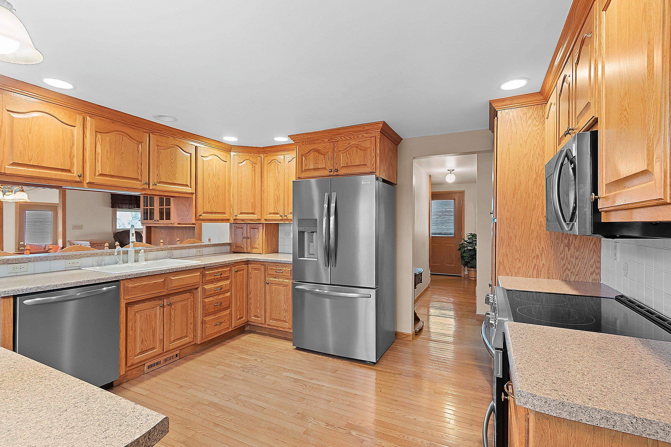 914 South Main Street Mishicot, WI 54228 - Photo 15 of 50