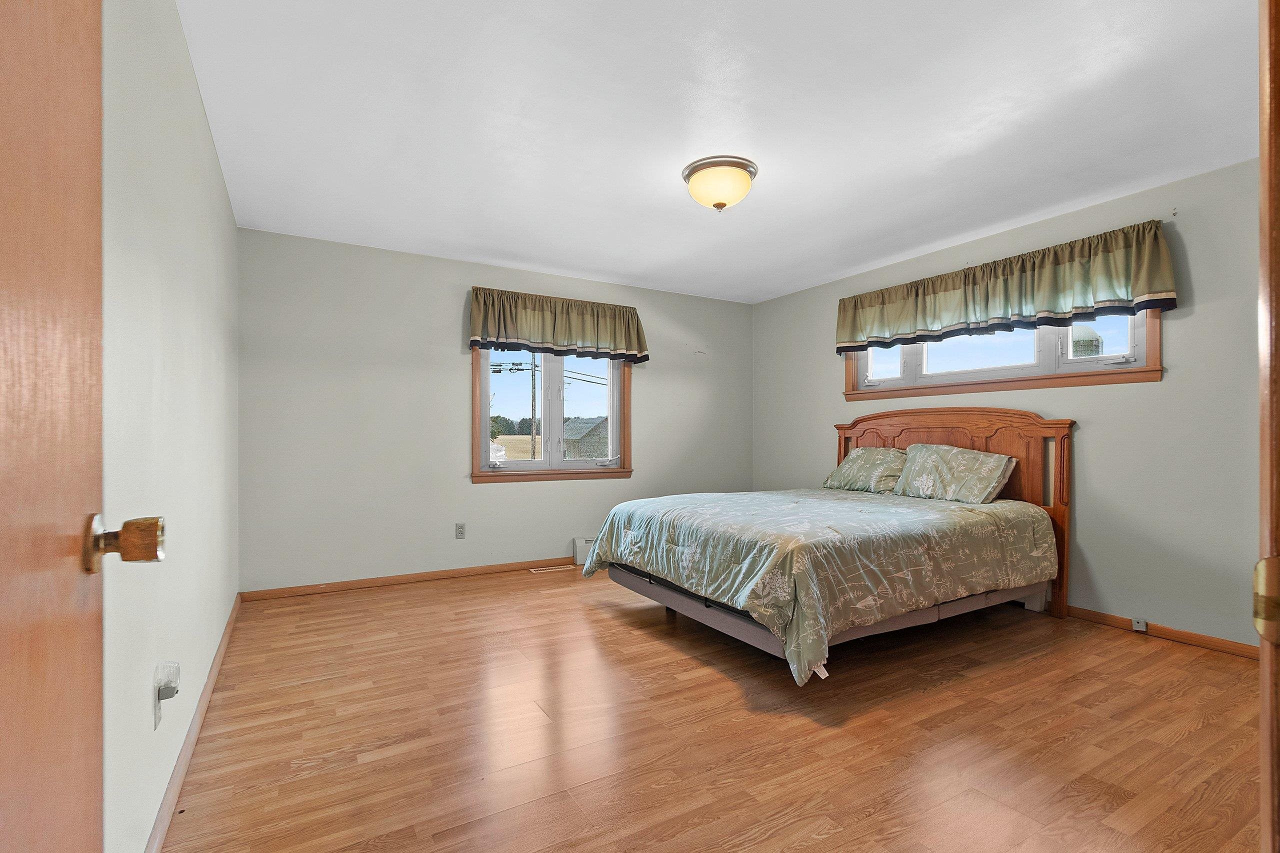 914 South Main Street Mishicot, WI 54228 - Photo 17 of 50