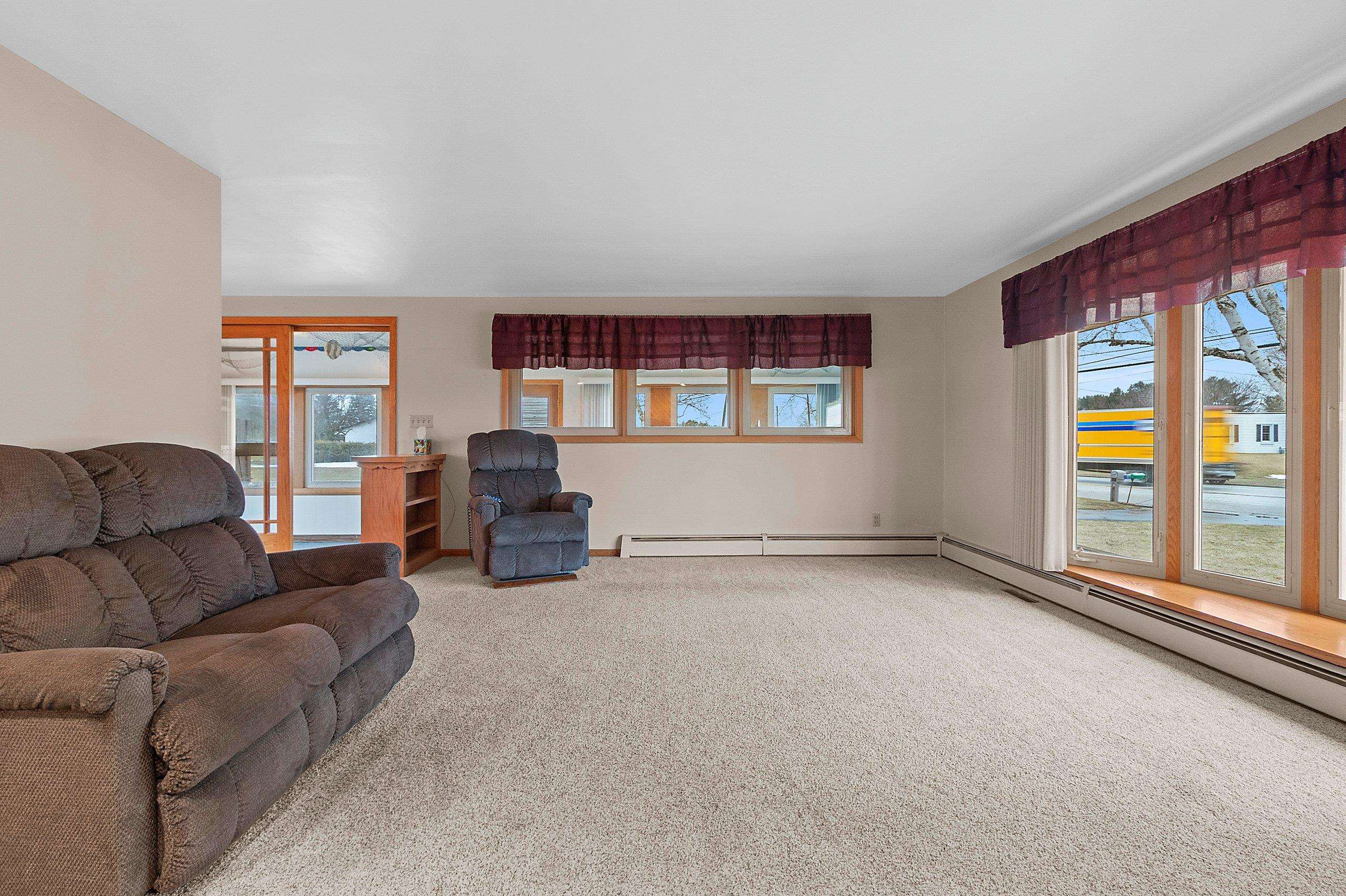 914 South Main Street Mishicot, WI 54228 - Photo 9 of 50