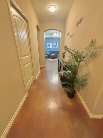 a view of entryway with livingroom