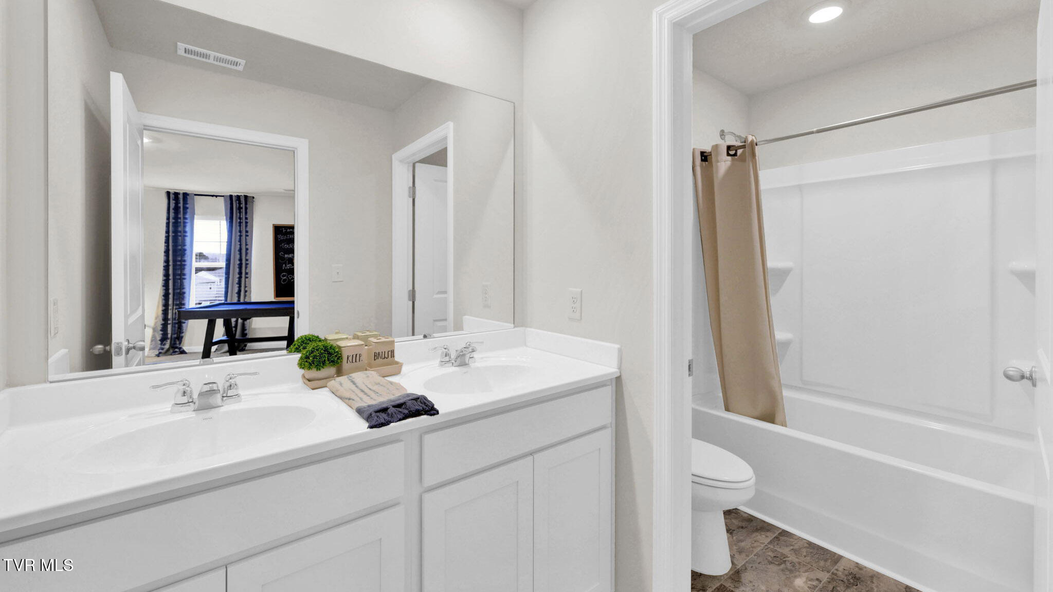 527 Fieldcrest Road Blountville, TN 37617 - Photo 39 of 45 44-web-or-mls-_DSC4940