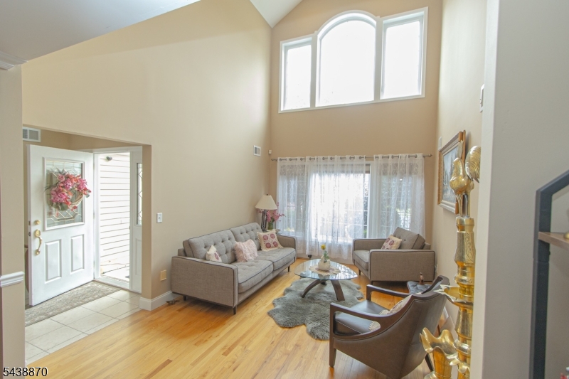 419 Putnam Road Union, NJ 07083 - Photo 8 of 22