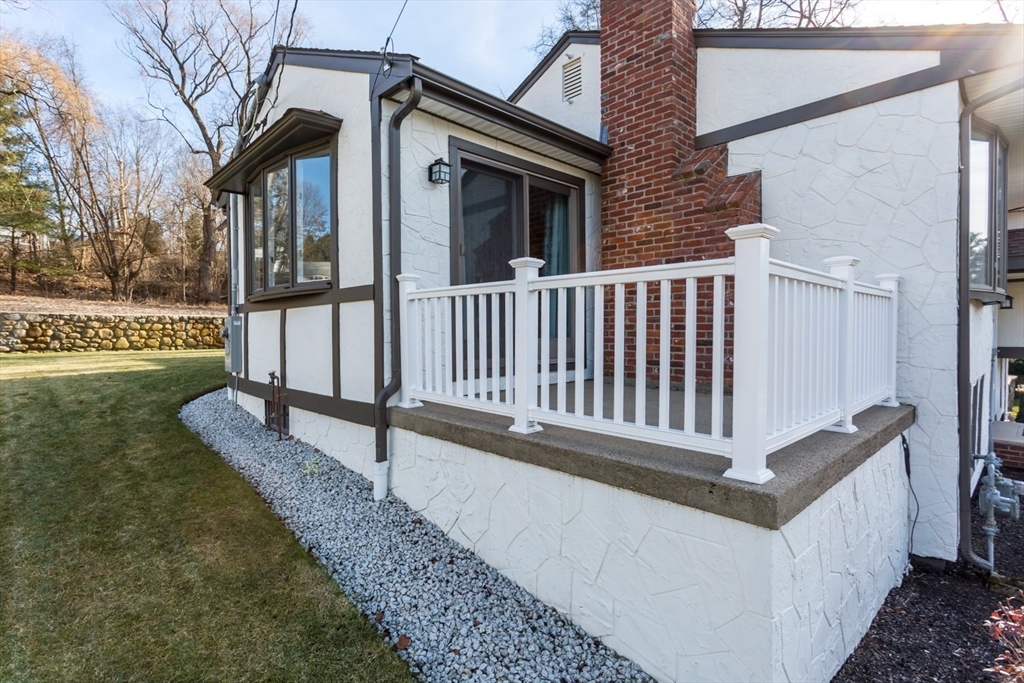 201 Crossfield Road Franklin, MA 02038 - Photo 14 of 46