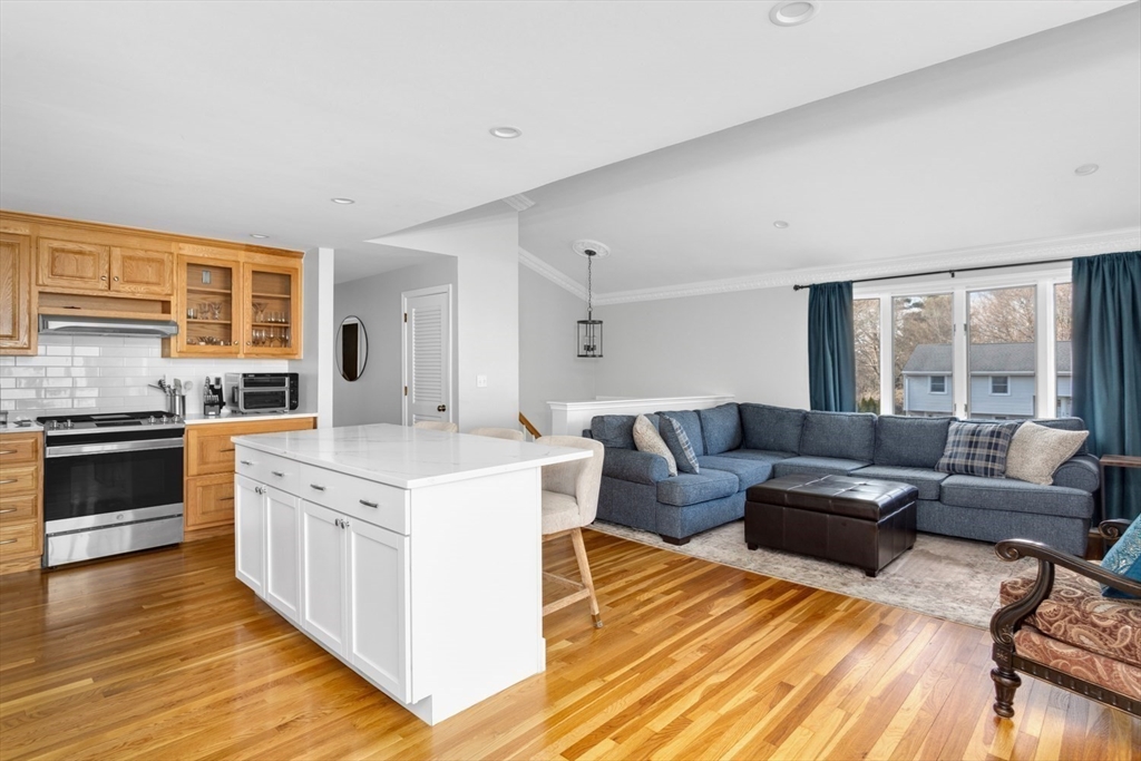 201 Crossfield Road Franklin, MA 02038 - Photo 2 of 46