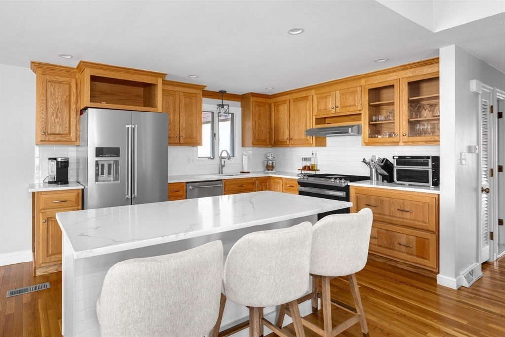 201 Crossfield Road Franklin, MA 02038 - Photo 9 of 46