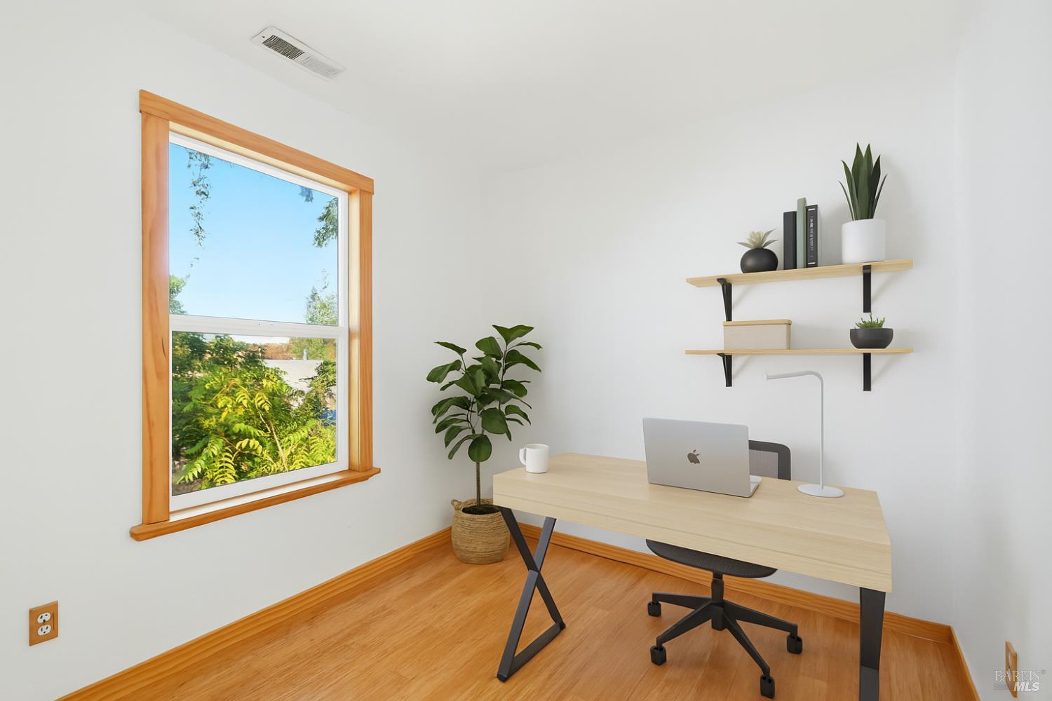 930 Kingwood Street Santa Rosa, CA 95401 - Photo 20 of 28 Bedroom virtual staged