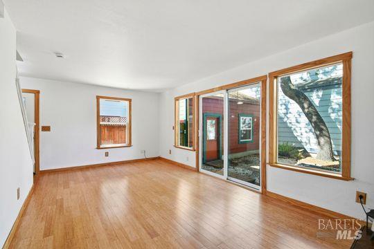 930 Kingwood Street Santa Rosa, CA 95401 - Photo 4 of 28