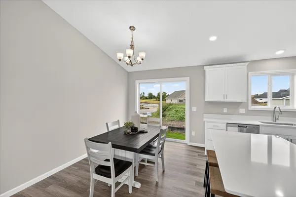 $449,900 | 2088 Pleasant Drive, Prescott, WI 54021