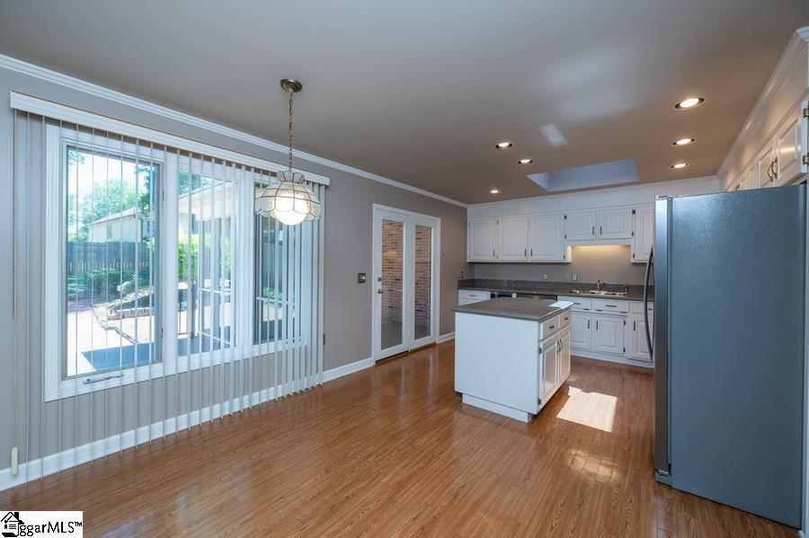 109 River Oaks Road Greer, SC 29650 - Photo 10 of 38