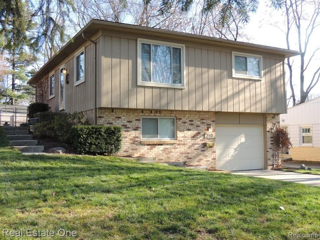 210 North Alice Avenue Rochester, MI 48307 - Photo 1 of 21 FRONT VIEW