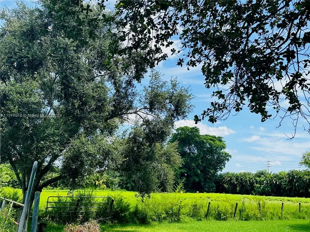 $5,500,000 | 5901 Southwest 160th Avenue, Southwest Ranches, FL 33331