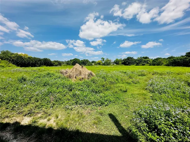 $5,500,000 | 5901 Southwest 160th Avenue, Southwest Ranches, FL 33331