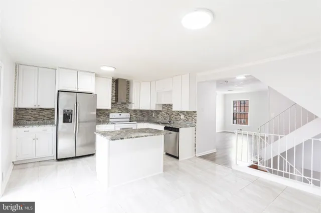 $610,000 | 122 Mayfair Drive Northeast, Leesburg, VA 20176