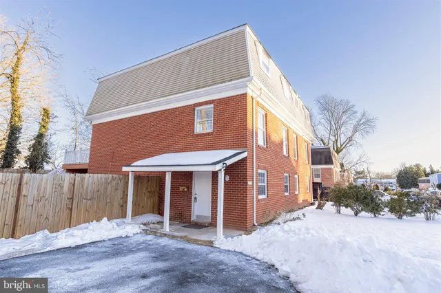 $610,000 | 122 Mayfair Drive Northeast, Leesburg, VA 20176