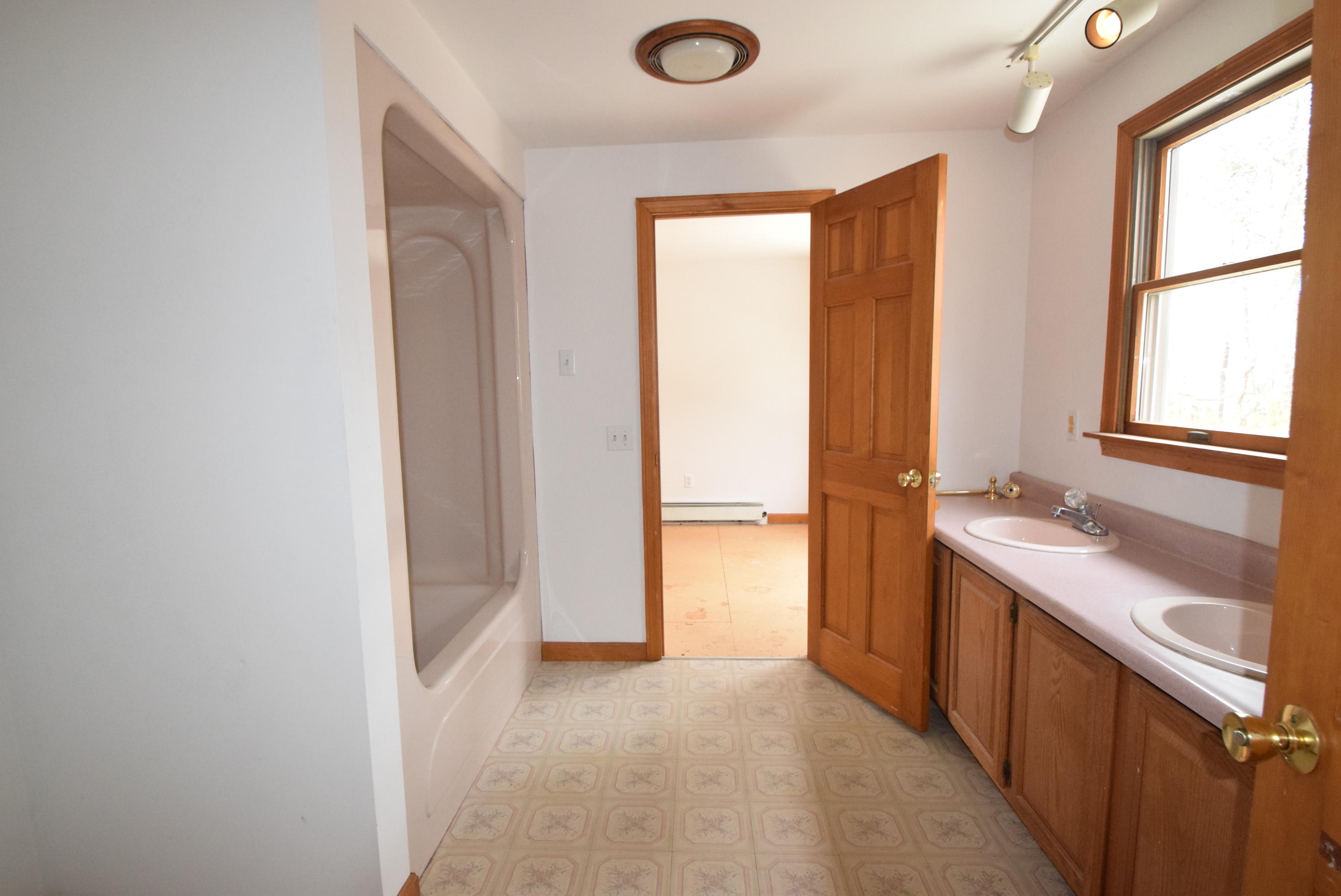 760 Harwich Road Brewster, MA 02631 - Photo 23 of 26 760Harwich BathUp1
