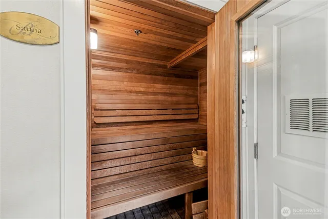 $1,900 | 1525 Northwest 57th Street, Unit 631, Seattle, WA 98107