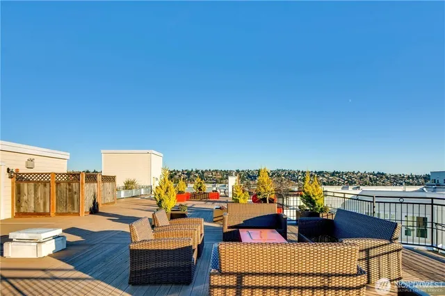 $1,900 | 1525 Northwest 57th Street, Unit 631, Seattle, WA 98107