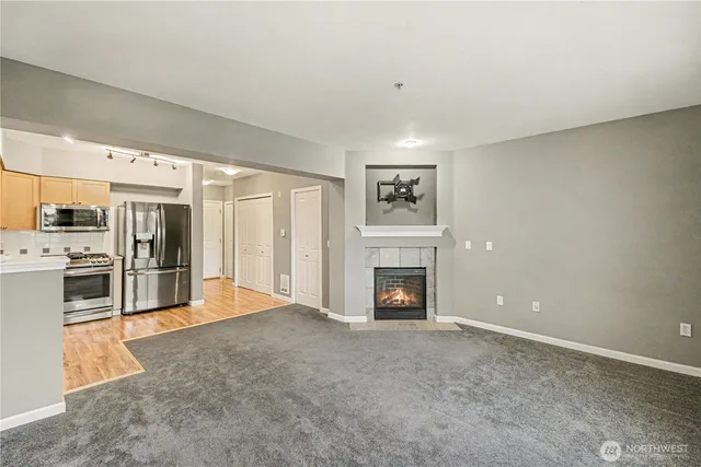 $1,900 | 1525 Northwest 57th Street, Unit 631, Seattle, WA 98107