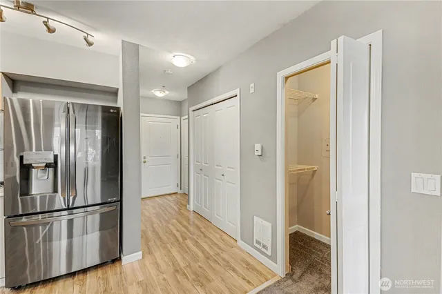 $1,900 | 1525 Northwest 57th Street, Unit 631, Seattle, WA 98107