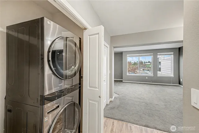 $1,900 | 1525 Northwest 57th Street, Unit 631, Seattle, WA 98107