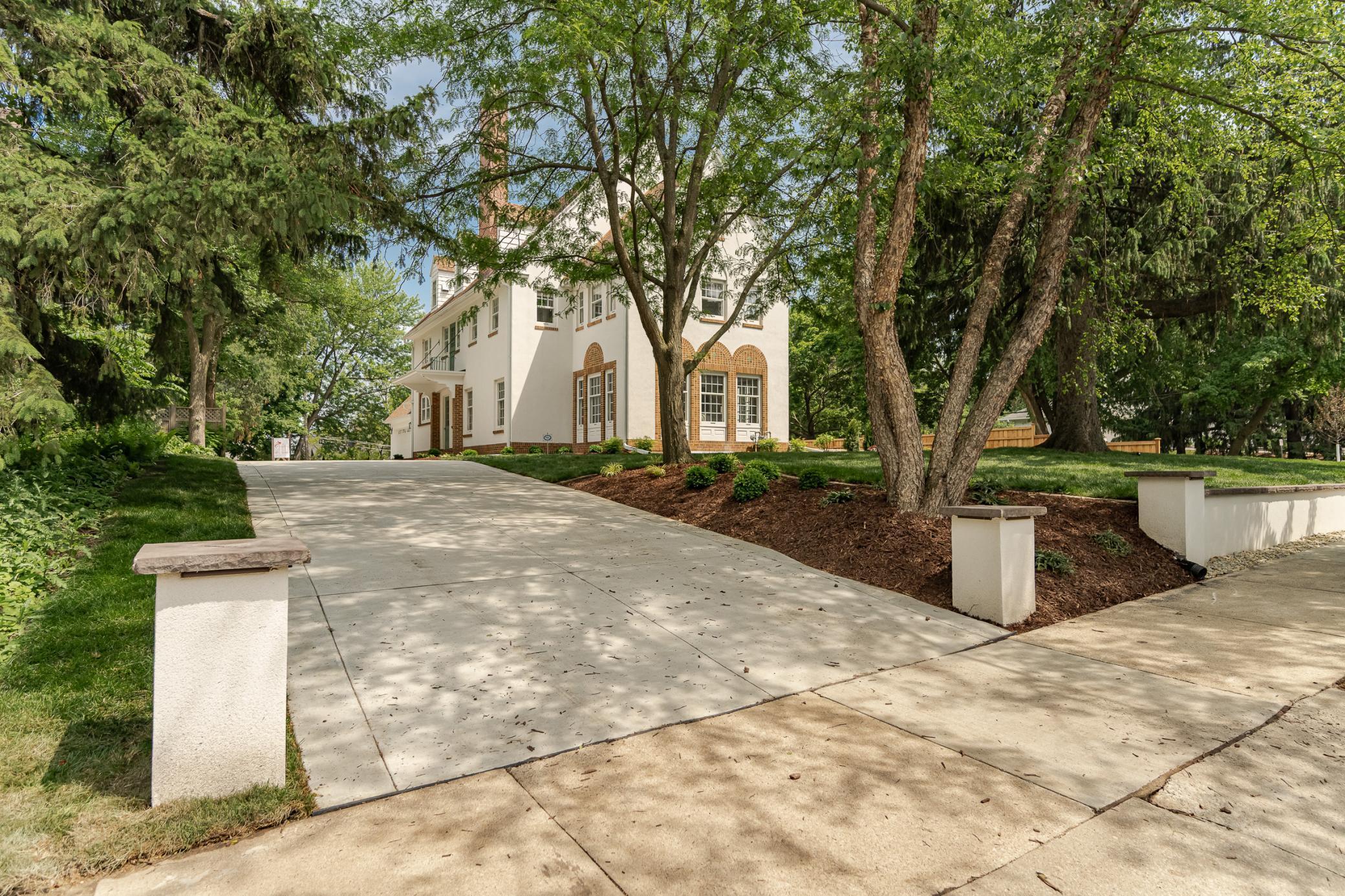 925 6th Street Southwest Rochester, MN 55902 - Photo 2 of 100