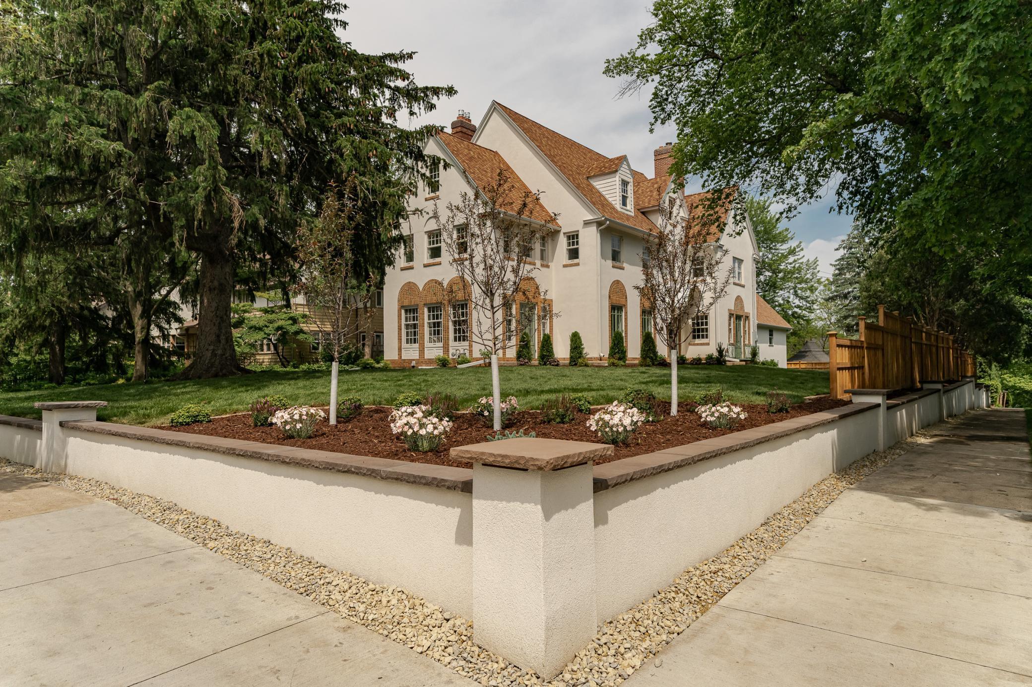 925 6th Street Southwest Rochester, MN 55902 - Photo 4 of 100