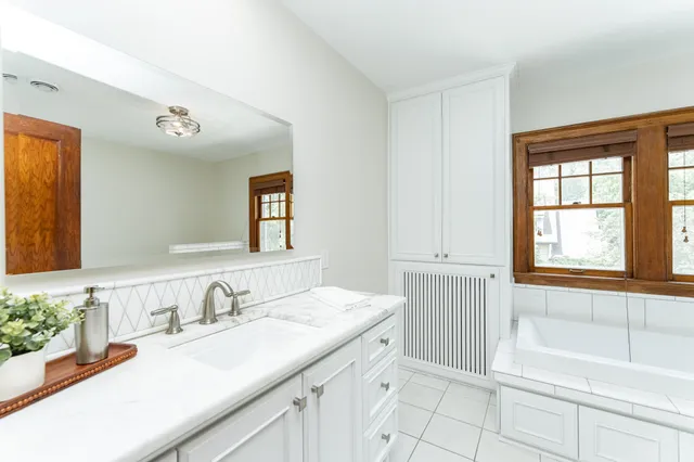 $2,150,000 | 925 6th Street Southwest, Rochester, MN 55902