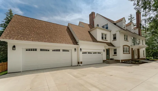 $2,099,900 | 925 6th Street Southwest, Rochester, MN 55902