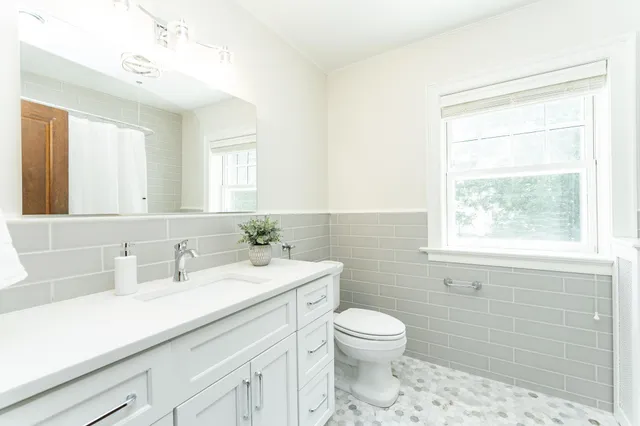 $2,150,000 | 925 6th Street Southwest, Rochester, MN 55902