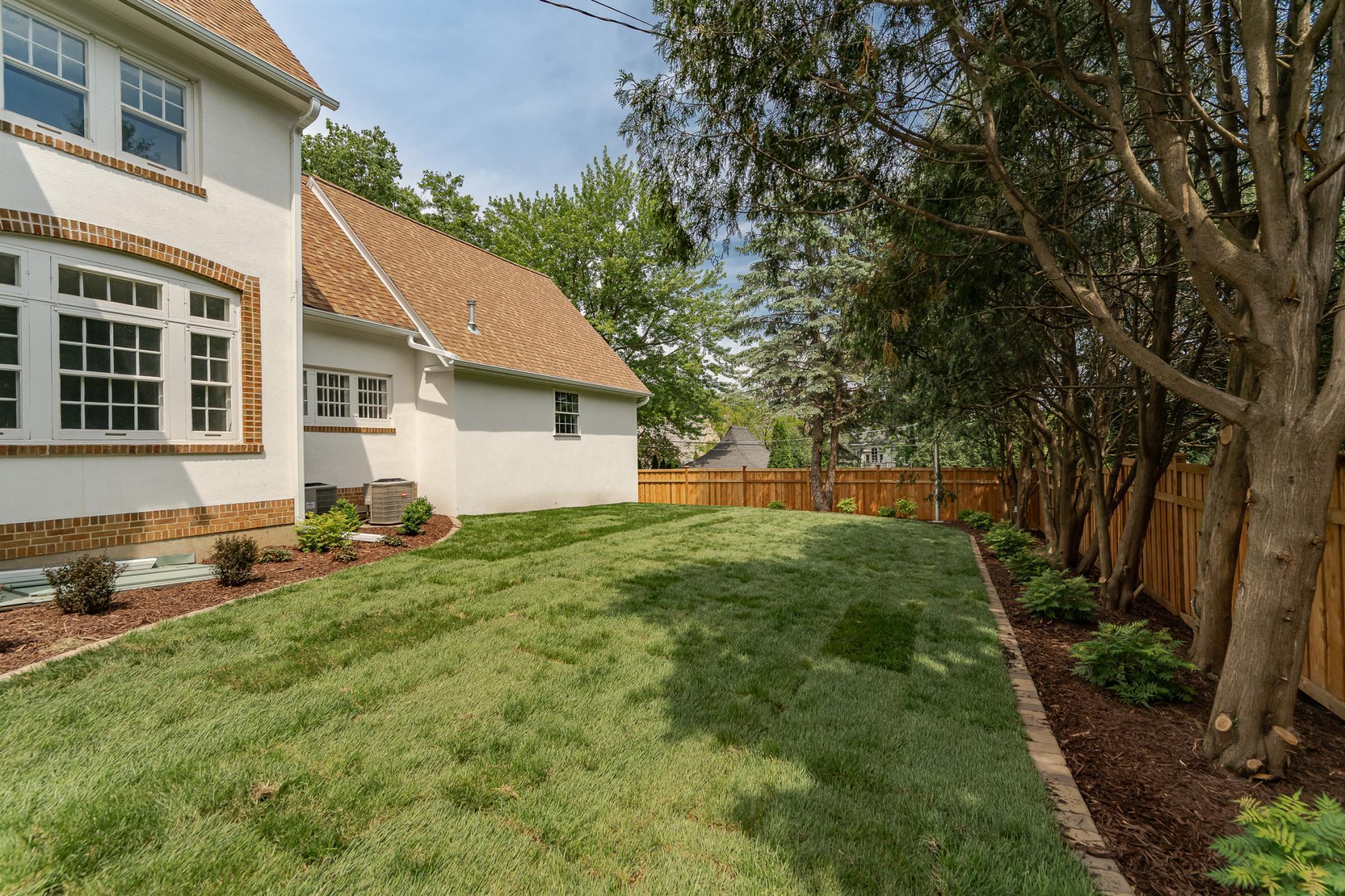 925 6th Street Southwest Rochester, MN 55902 - Photo 7 of 100