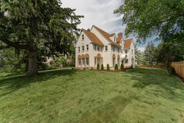 $2,099,900 | 925 6th Street Southwest, Rochester, MN 55902