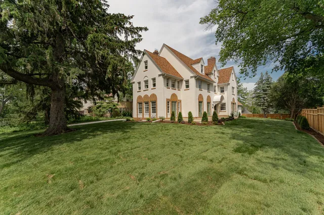 $2,150,000 | 925 6th Street Southwest, Rochester, MN 55902