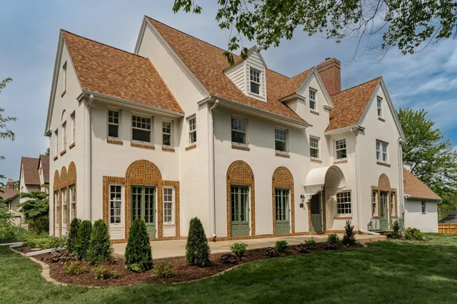 $2,150,000 | 925 6th Street Southwest, Rochester, MN 55902