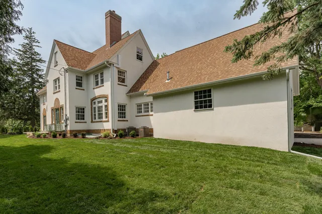 $2,150,000 | 925 6th Street Southwest, Rochester, MN 55902