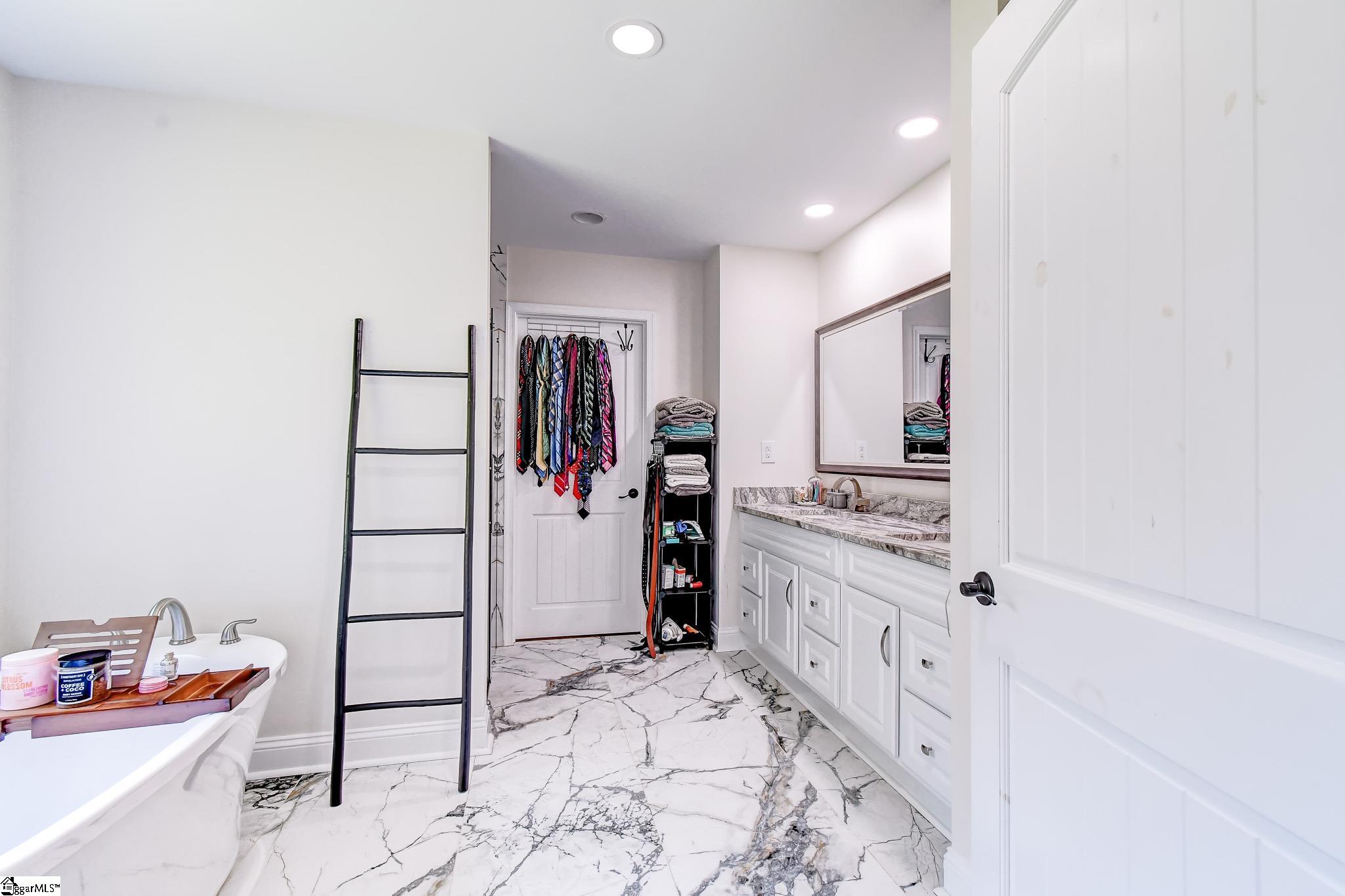 115 Albert Street Landrum, SC 29356 - Photo 15 of 37