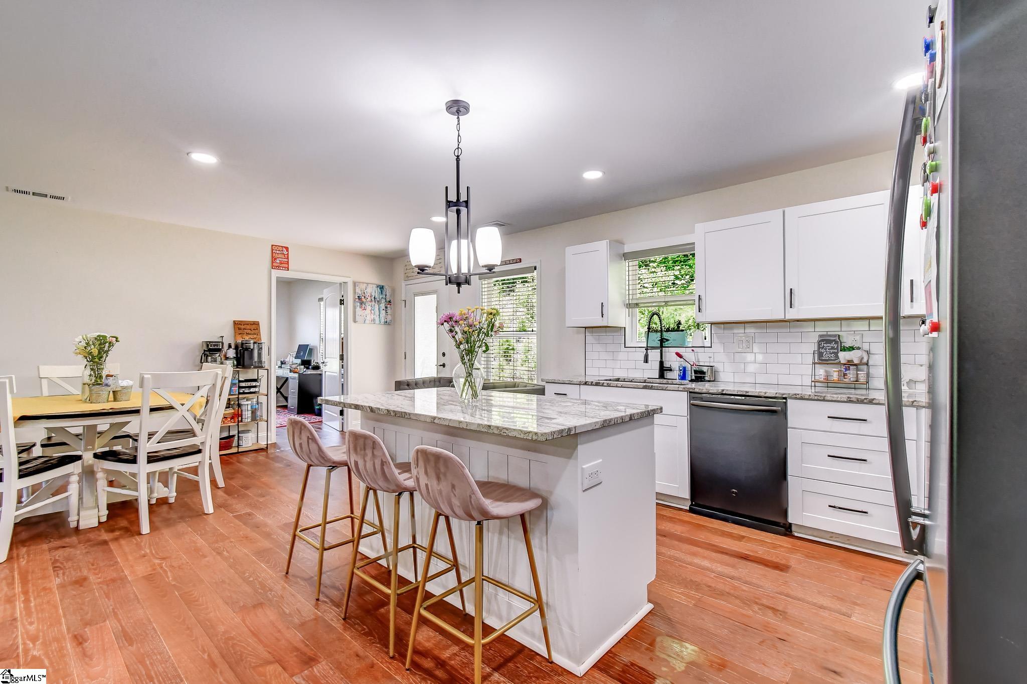 115 Albert Street Landrum, SC 29356 - Photo 3 of 37