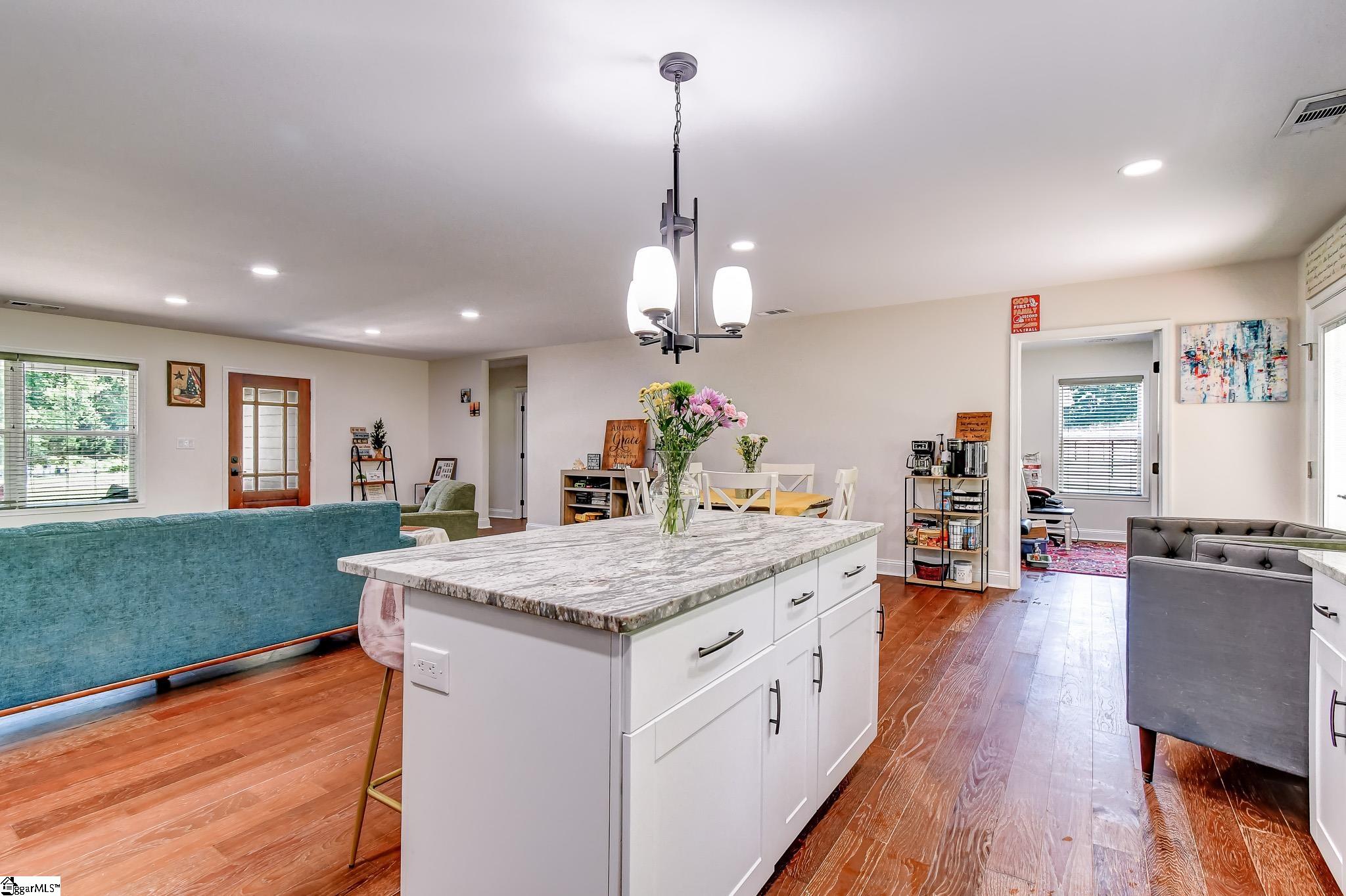 115 Albert Street Landrum, SC 29356 - Photo 5 of 37