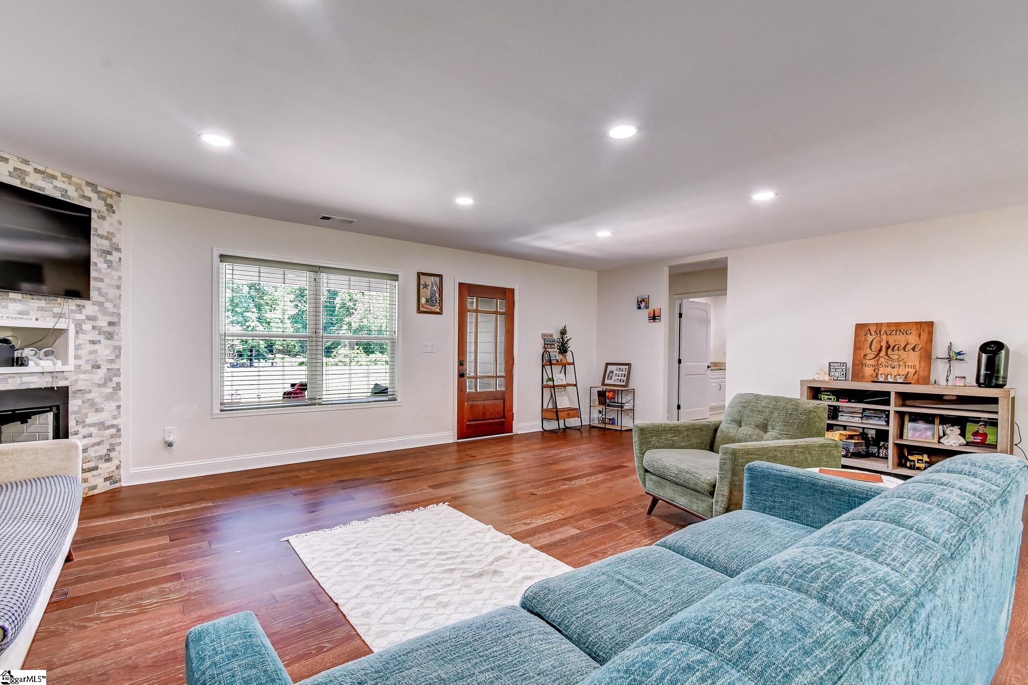 115 Albert Street Landrum, SC 29356 - Photo 9 of 37