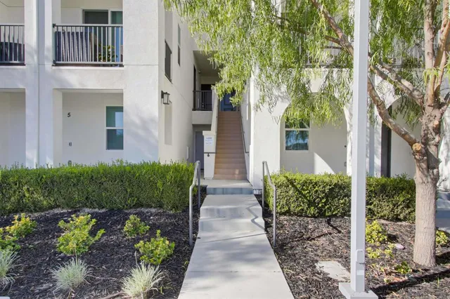 $670,000 | 1455 Banahaw Way, Unit 6, Chula Vista, CA 91915