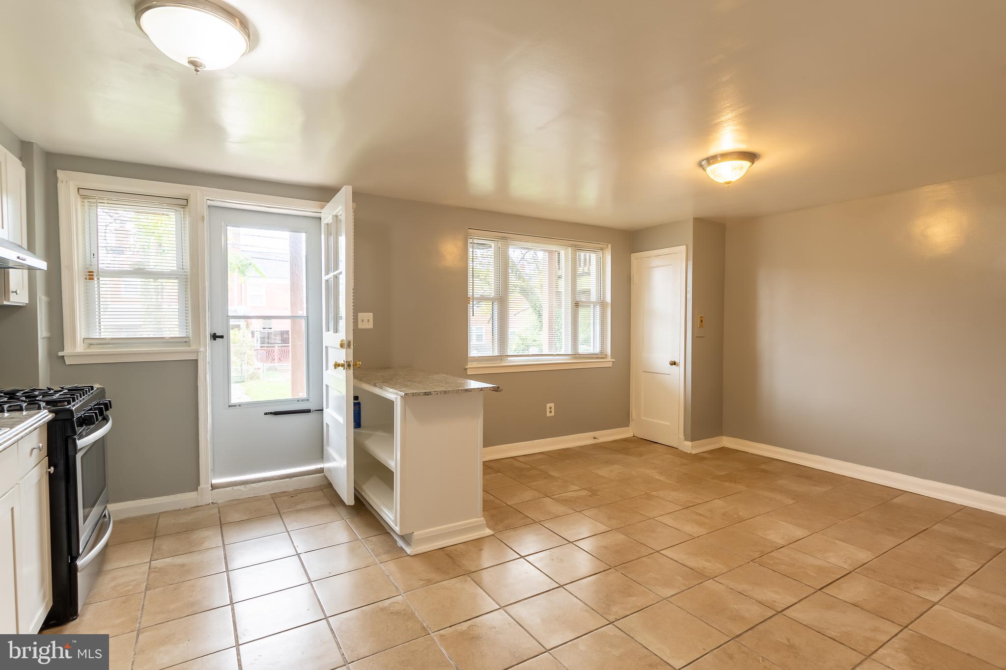 1609 Northbourne Road Baltimore, MD 21239 - Photo 26 of 33 Eat in kitchen/ dining area
