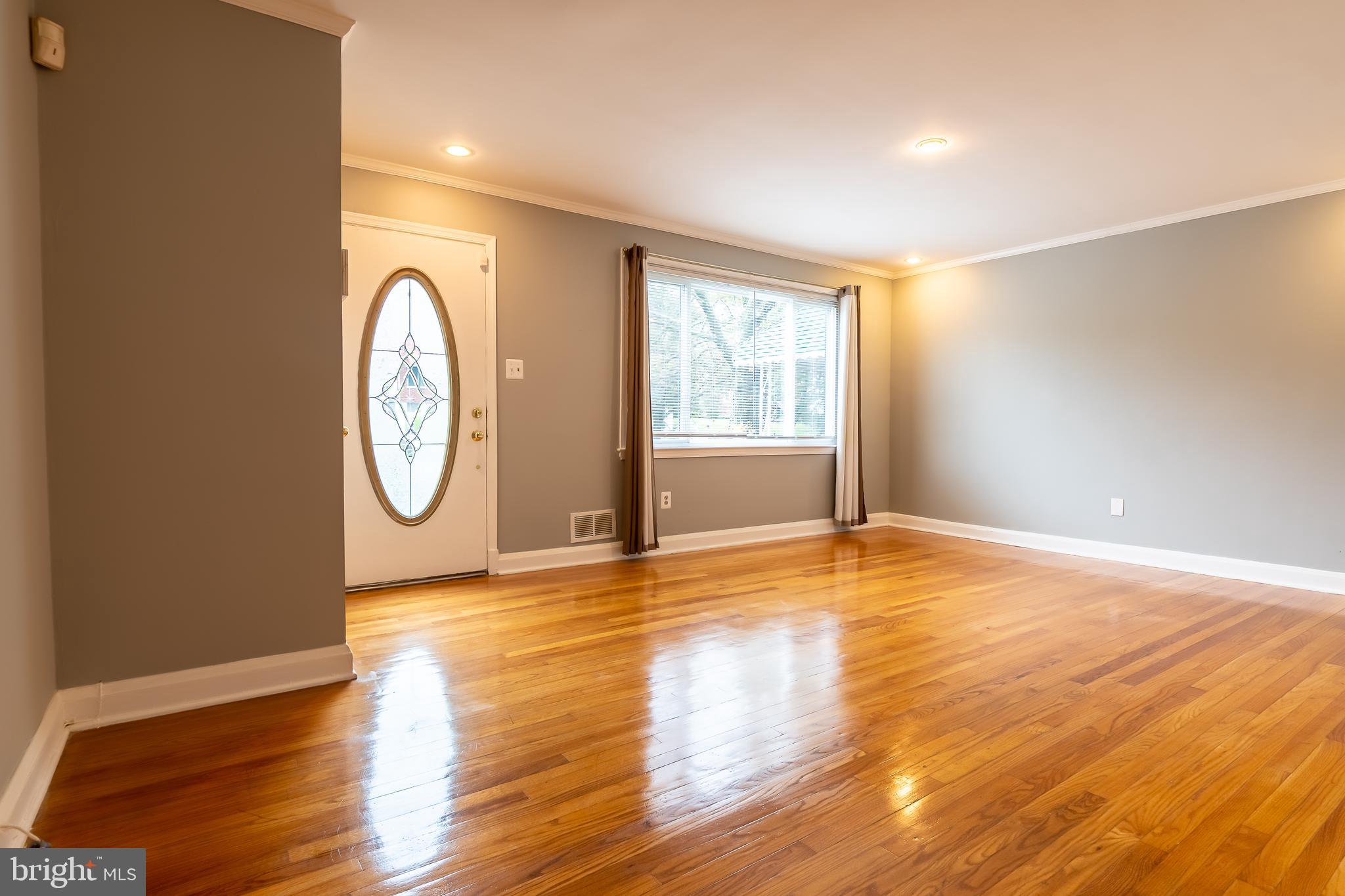 1609 Northbourne Road Baltimore, MD 21239 - Photo 4 of 33 Living Room with hardwood floors