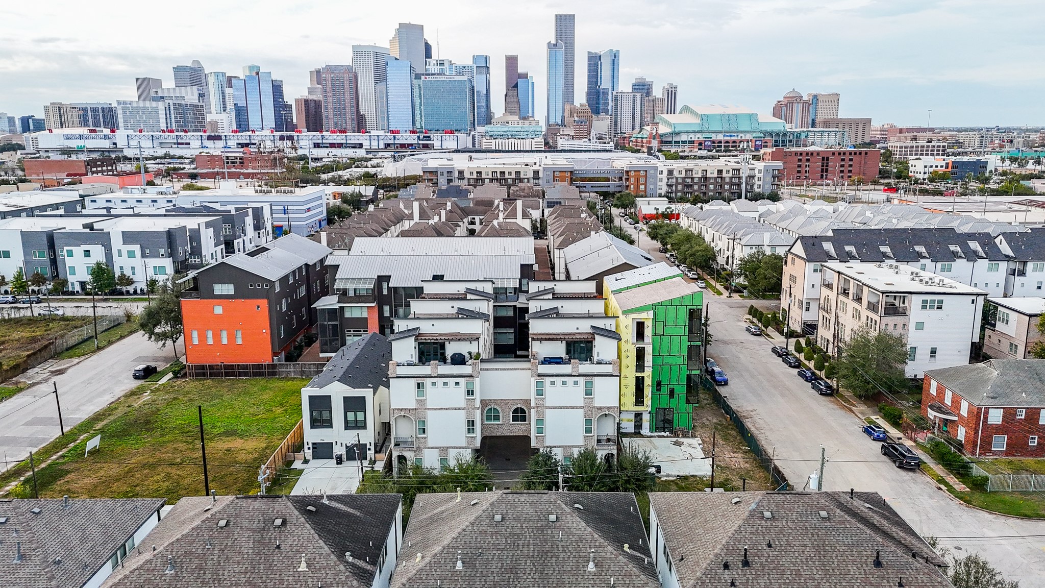 709 Delano Street Houston, TX 77003 - Photo 3 of 36 a city view with tall buildings