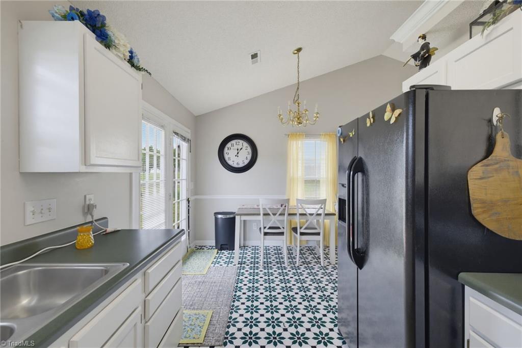 2459 Shadow Valley Road High Point, NC 27265 - Photo 13 of 29