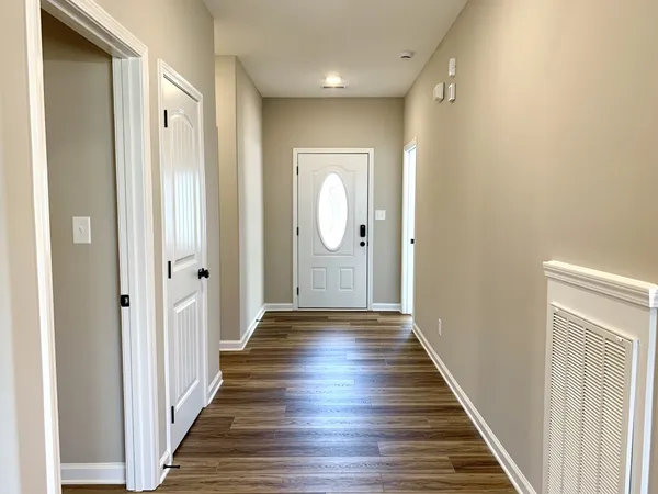 $2,000 | 413 Ayden Lane, Clarksville, TN 37042