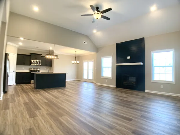 $2,000 | 413 Ayden Lane, Clarksville, TN 37042