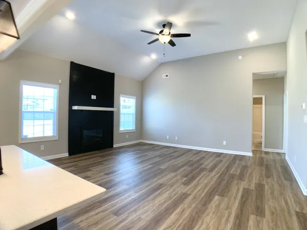 $2,000 | 413 Ayden Lane, Clarksville, TN 37042