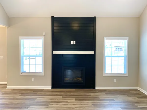 $2,000 | 413 Ayden Lane, Clarksville, TN 37042