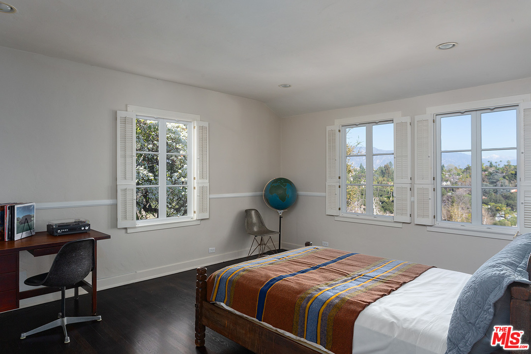 870 South San Rafael Avenue Pasadena, CA 91105 - Photo 37 of 54